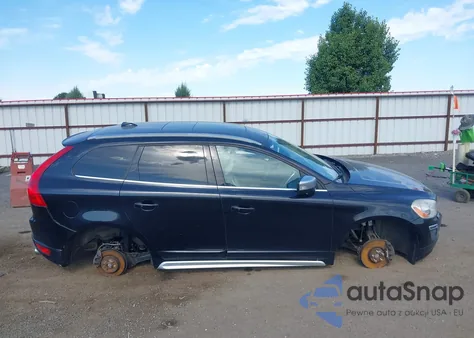 2011 Volvo Xc60 T6/T6 R-Design z USA, uszkodzony, nr VIN YV4902DZ1B2196479